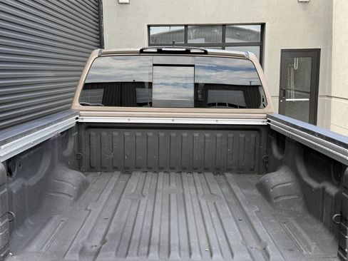Used 2022 Nissan Titan PRO-4X w/ Pro-4x Convenience Package AWD/4WD image 12