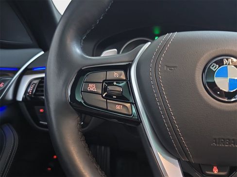 Used 2018 BMW 530e xDrive image 19