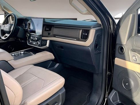 Used 2024 Ford Expedition Max Limited image 16