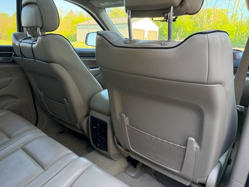 Used 2014 Jeep Grand Cherokee Overland AWD/4WD image 36