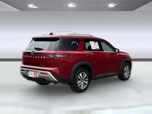 Certified 2022 Nissan Pathfinder SL w/ Lighting Package (N92) image 8