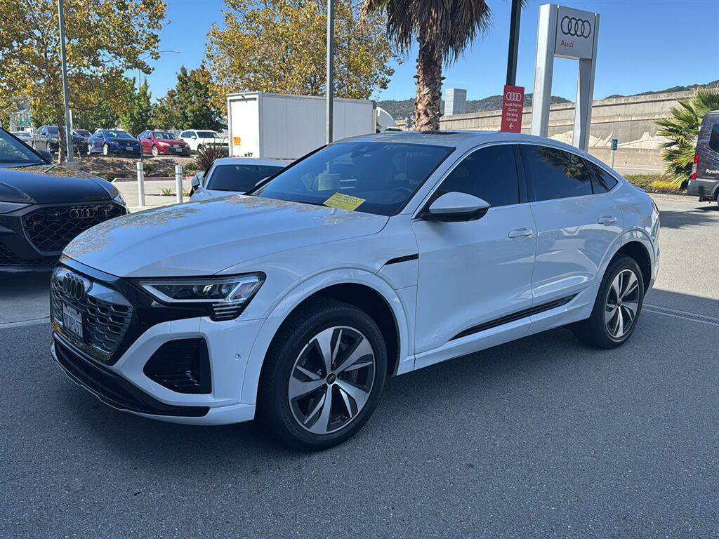 Used 2024 Audi Q8 e-tron Premium Plus AWD/4WD image 1