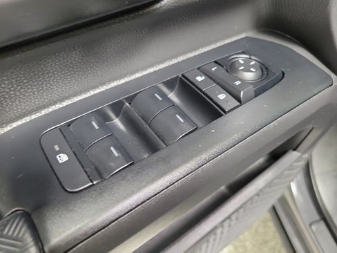 Used 2024 Toyota Tacoma SR5 RWD image 17