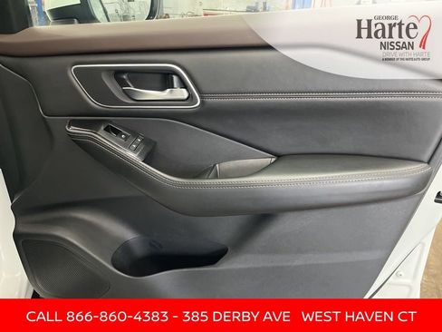 Used 2021 Nissan Rogue SV w/ Premium Package AWD/4WD image 18
