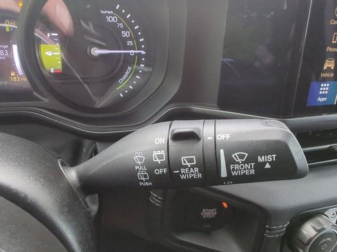 Used 2025 Jeep Wrangler Unlimited Sahara AWD/4WD image 31