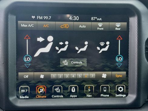 Certified 2022 Jeep Wrangler Unlimited Sahara w/ Cold Weather Group AWD/4WD image 17