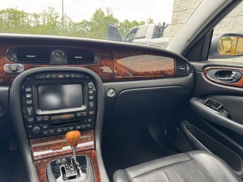 Used 2005 Jaguar XJ Vanden Plas Super V8 RWD image 30