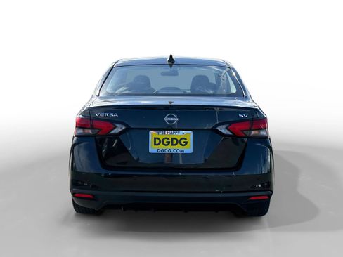 Used 2023 Nissan Versa SV image 4