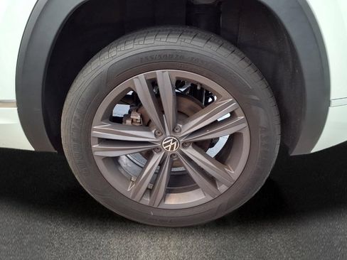 Used 2022 Volkswagen Atlas Cross Sport SEL R-Line AWD/4WD image 4