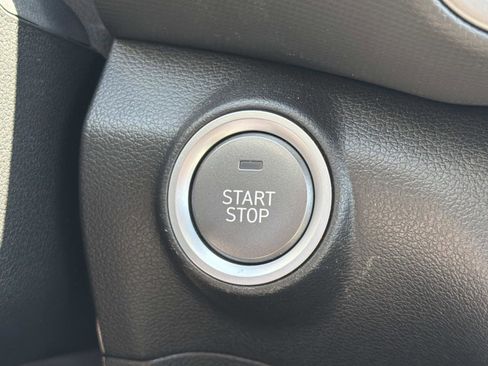 Used 2023 Hyundai Kona SE image 15