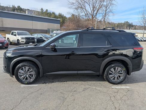 New 2025 Nissan Pathfinder SV w/ Cargo Package image 4