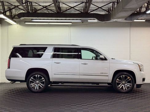 Used 2018 GMC Yukon XL Denali image 4