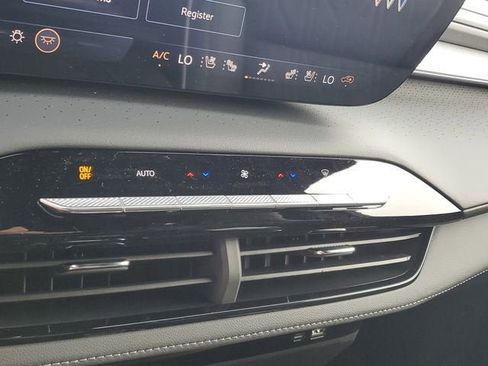 New 2026 Buick Enclave Avenir w/ Super Cruise Package FWD image 23