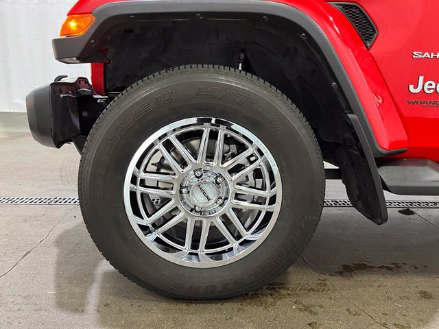 Used 2022 Jeep Wrangler Unlimited Sahara w/ Cold Weather Group AWD/4WD image 25