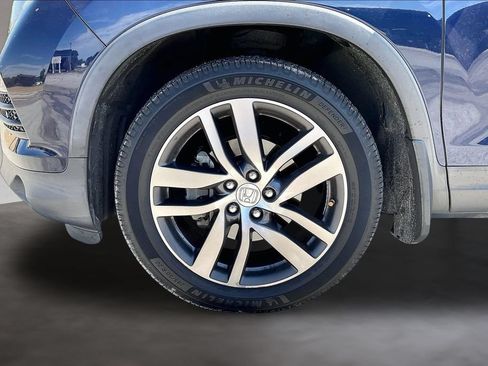 Used 2017 Honda Pilot Touring image 32