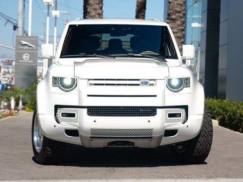 Used 2022 Land Rover Defender 90 X-Dynamic HSE image 8