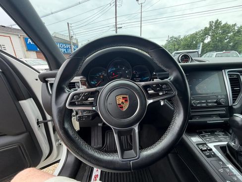Used 2017 Porsche Macan AWD/4WD image 16