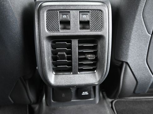 Used 2025 Ford Bronco Badlands image 14