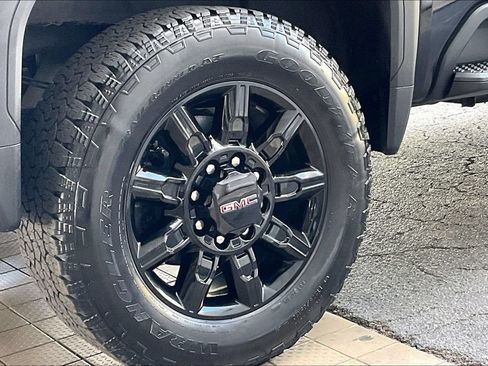 Used 2025 GMC Sierra 2500 AT4 w/ AT4 Premium Plus Package AWD/4WD image 35