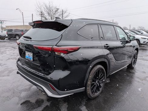 Certified 2024 Toyota Highlander XSE image 7