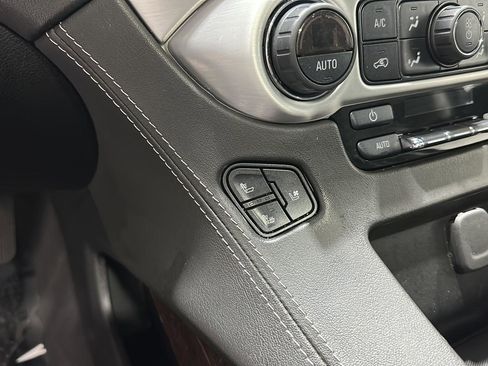 Used 2020 GMC Yukon XL SLT image 18