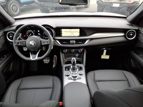 New 2025 Alfa Romeo Stelvio Sprint w/ Convenience Package AWD/4WD image 28