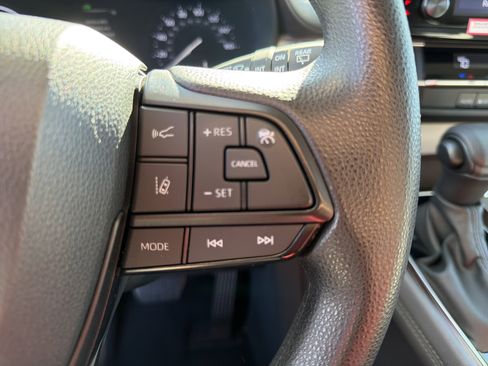 Certified 2024 Toyota Sienna LE image 10