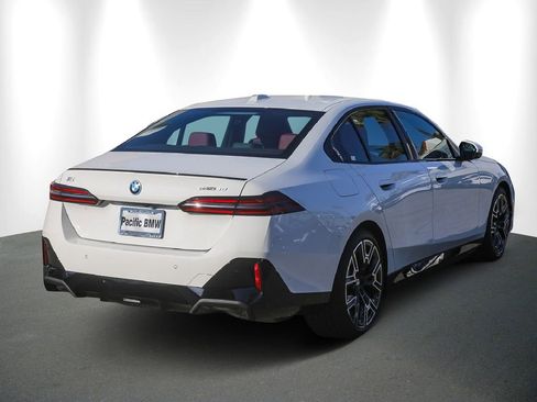 New 2026 BMW i5 eDrive40 w/ M Sport Package RWD image 6