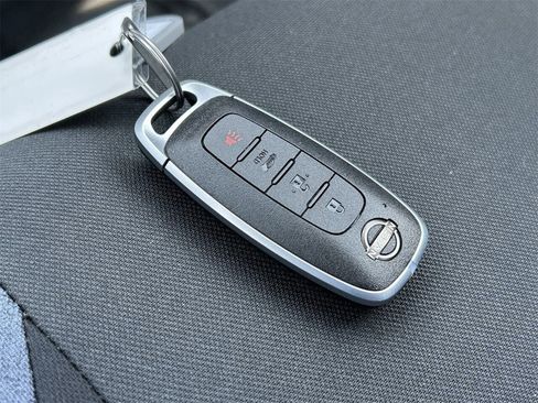 New 2025 Nissan Versa SV w/ Trunk Package image 31