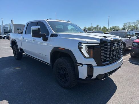 Used 2025 GMC Sierra 2500 Denali Ultimate AWD/4WD image 2