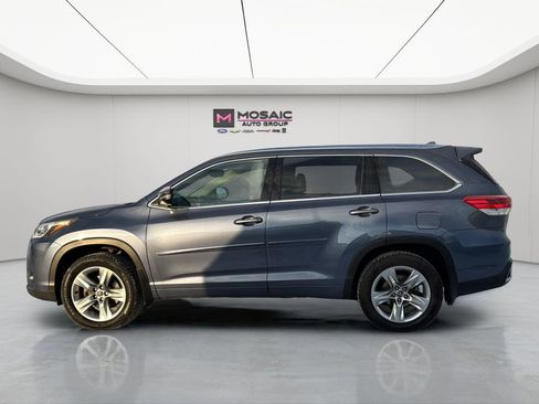 Used 2019 Toyota Highlander Limited image 4