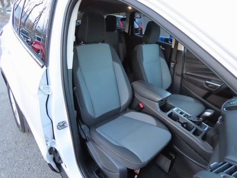 Used 2018 Ford Escape SE image 18