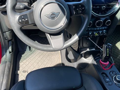 Used 2024 MINI Cooper SE FWD image 2