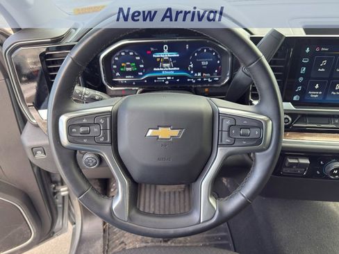 Certified 2025 Chevrolet Silverado 2500 LT w/ Convenience Package image 11