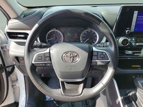 Used 2023 Toyota Highlander XLE FWD image 21