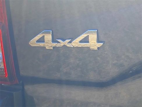 Used 2023 Toyota Tacoma SR5 w/ Technology Package image 5