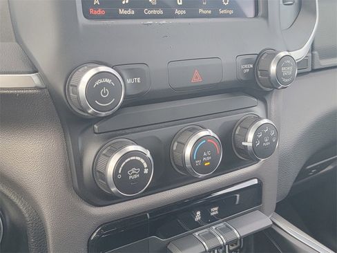Used 2019 RAM 1500 Big Horn image 29