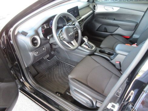 Used 2024 Kia Forte LXS image 9