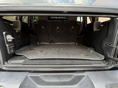 Used 2019 Jeep Wrangler Unlimited Sahara w/ Cold Weather Group AWD/4WD image 15