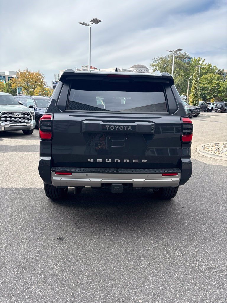 Used 2025 Toyota 4Runner Limited w/ Tow Technology Package AWD/4WD image 6
