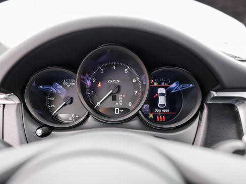 New 2026 Porsche Macan GTS image 15