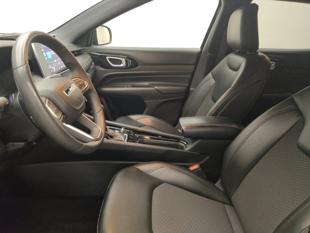 Used 2022 Jeep Compass Latitude w/ Sun and Sound Group AWD/4WD image 17