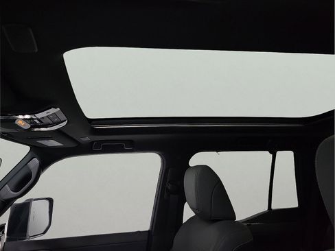 Used 2025 Lexus GX 550 w/ Accessory Package (2T) image 12