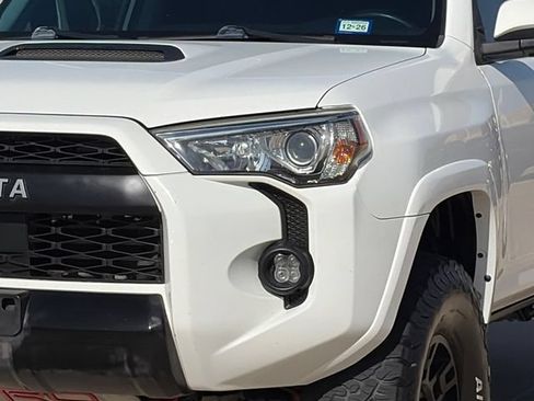 Used 2018 Toyota 4Runner TRD Off-Road Premium AWD/4WD image 4