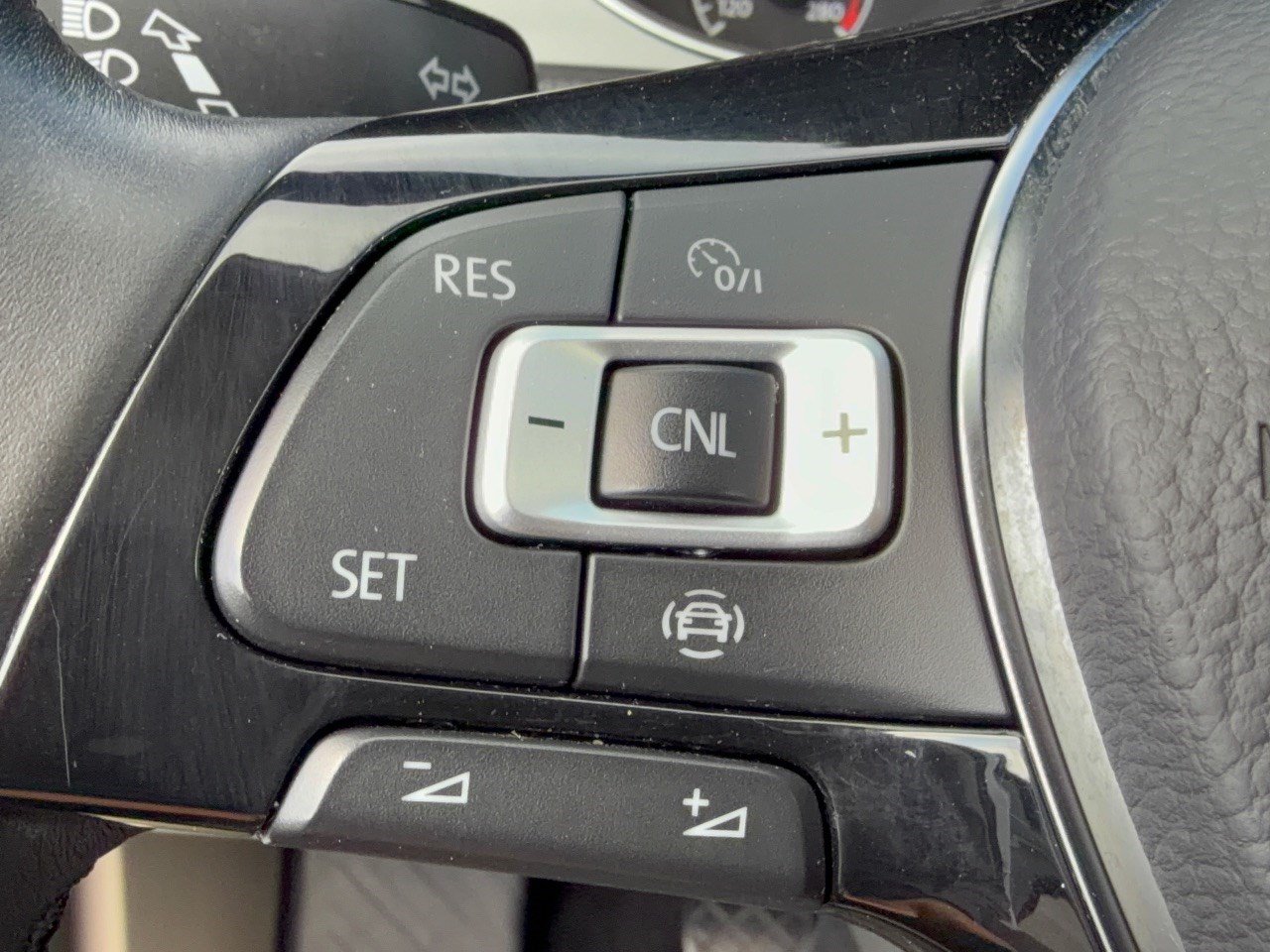 Used 2019 Volkswagen Golf SE FWD image 18
