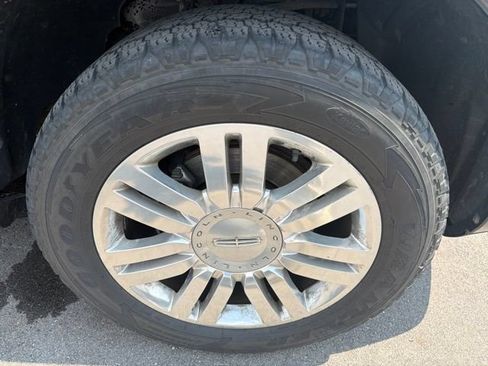 Used 2011 Lincoln Navigator 4WD w/ 101A Rapid Spec Order Code image 4