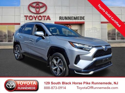 Used 2022 Toyota RAV4 SE w/ Weather & Moonroof Package AWD/4WD image 1