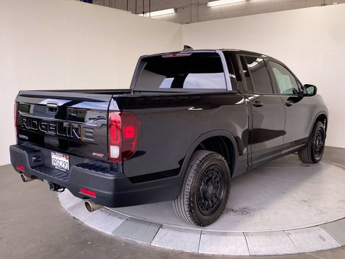 Used 2025 Honda Ridgeline Sport image 5