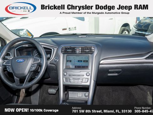 Used 2020 Ford Fusion SE image 19