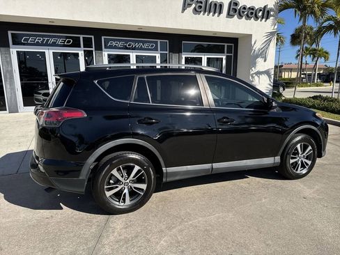 Used 2017 Toyota RAV4 XLE image 5